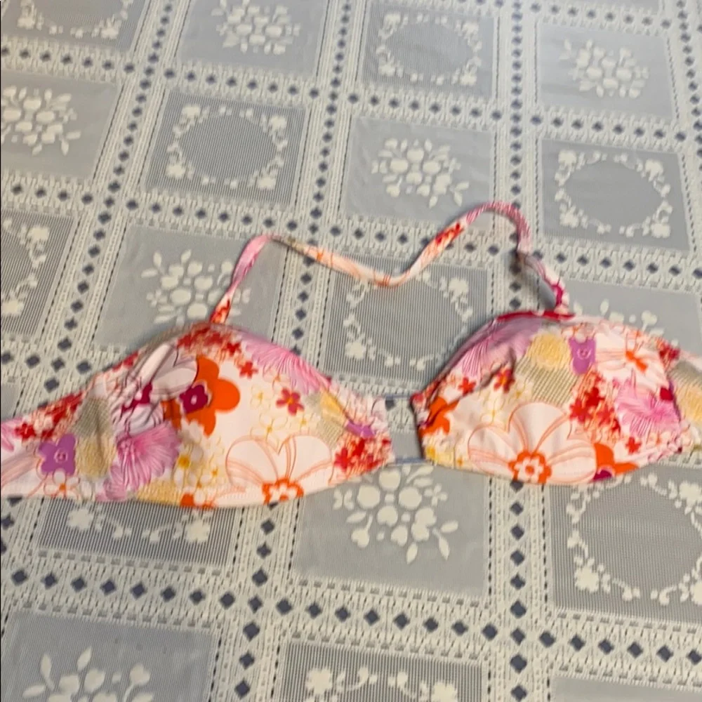 💜💜 Xhilaration Bikini Top Floral Pattern Size…